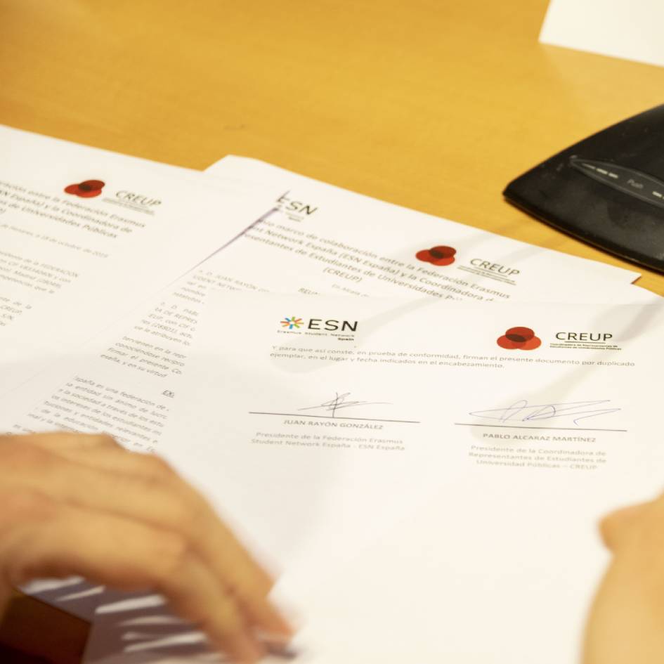 Firma del convenio entre CREUP y ESN